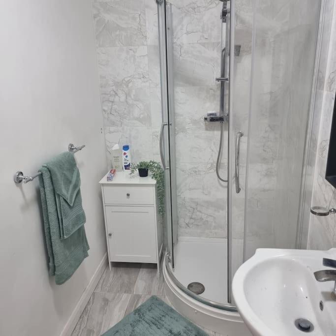 Stylish Apartment, Self Check-In, Ideal 4 Contractors, 25Mins To Gatwick Airport Thornton Heath Exterior photo